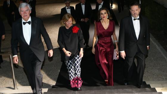 Doña Letizia entra en la sede de ABC