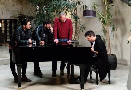 Antonio, David y Bertín, acompañados por Pablo al piano