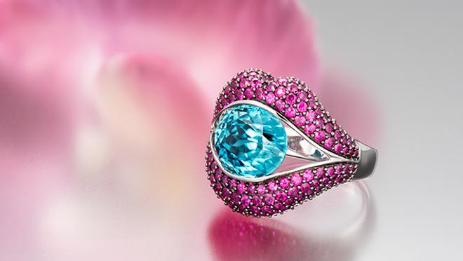 Zircon lip ring