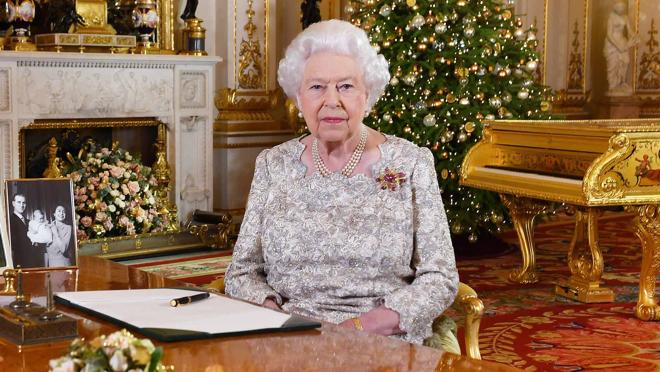 La reina Isabel II durante su discurso