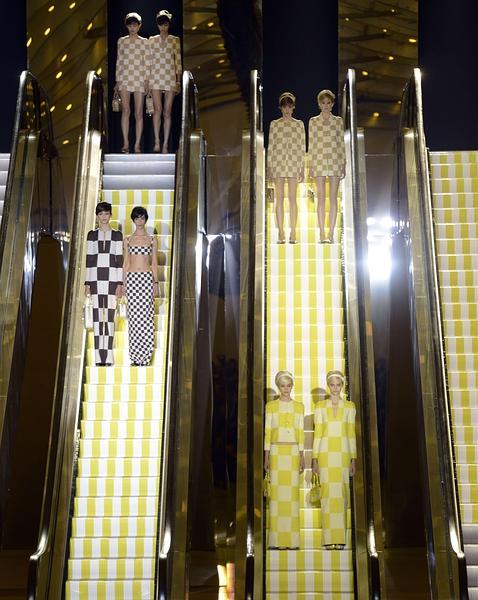 Imagen del desfile de Louis Vuitton en París (primavera-verano 2013)