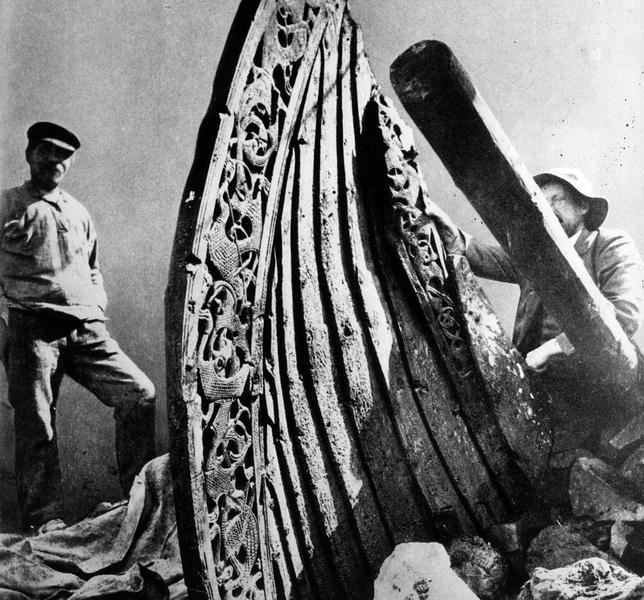 Restos del barco vikingo Oseberg, descubierto en Sem (Noruega)