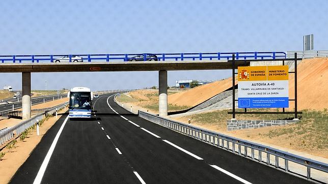 La mala compactación de la A-40 provoca hundimientos