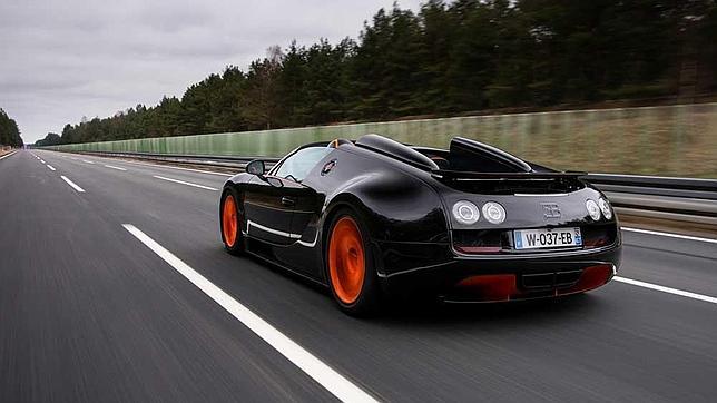El alerón posterior del Veyron Sport Vitesse gana distintas alturas según la velocidad, para aumentar sustentación.