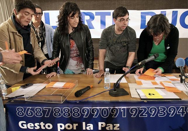 Gesto por la Paz aprueba su disolución con el 97 por ciento de los votos
