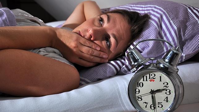 La pesadilla del sueño en verano: insomnio por la noche, cansancio por el día