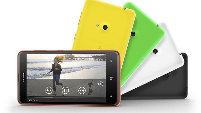 El movil viene en cinco carcasas de colores brillantes