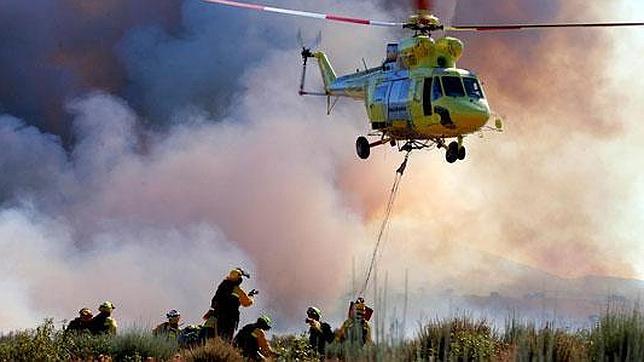 Así actúa un piloto y su hidroavión ante un incendio