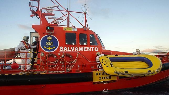 Reclaman 1.400 euros a unos padres por el rescate de su hija, que se tiró al mar tras enfadarse con ellos