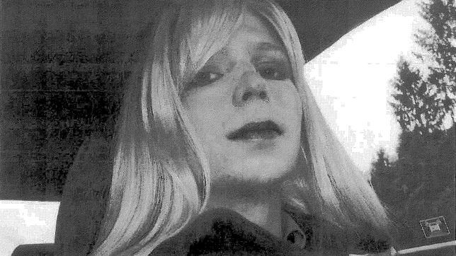 Bradley Manning, travestido en una imagen de 2010