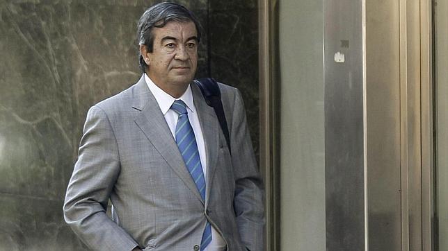 Cascos, sobre Bárcenas y Lapuerta: «Por los compañeros pongo la mano en el fuego»