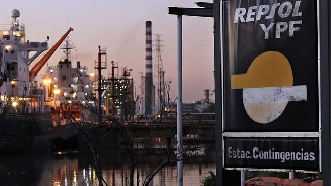 Bruselas dice que la expropiación de YPF a Repsol «complica» sus relaciones con Argentina