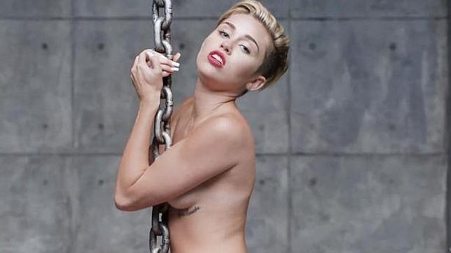 Miley Cyrus se muestra sin pudor en su último videoclip