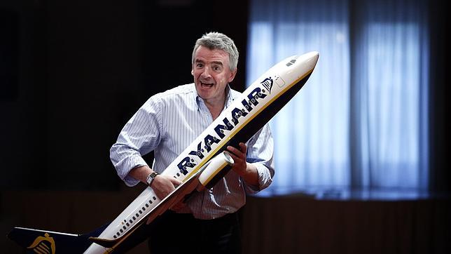 Ryanair dejará a los pasajeros transportar un segundo bulto de mano pequeño
