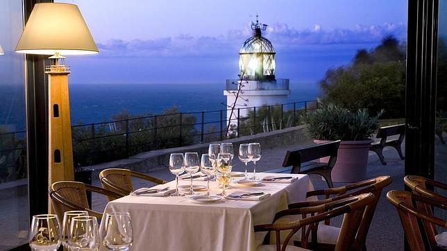 El Far, hotel-restaurante, en la Costa Braca