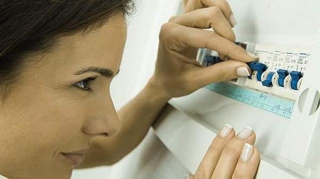 Cómo ahorrar hasta un 75% en la factura de la luz