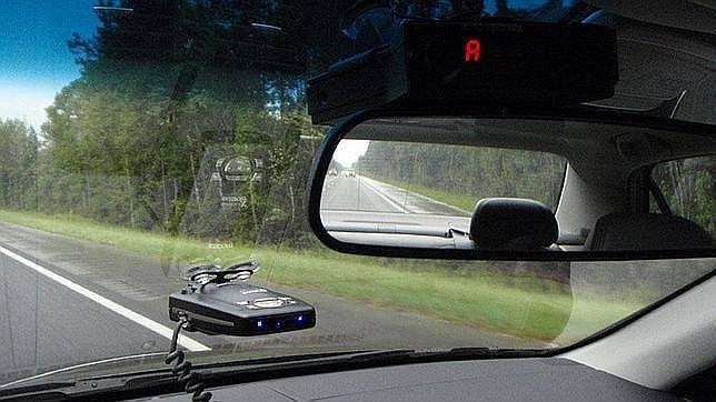Detectores e inhibidores de radar: ¿nos pueden multar por utilizarlos?