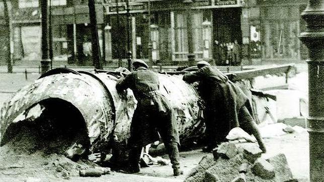 Barricadas en Berlín durante el levantamiento espartaquista de enero de 1919
