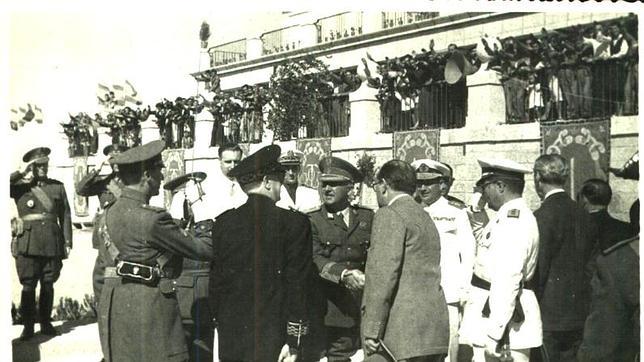 Franco en la Plaza Mayor de Brunete, en una imagen del archivo municipal