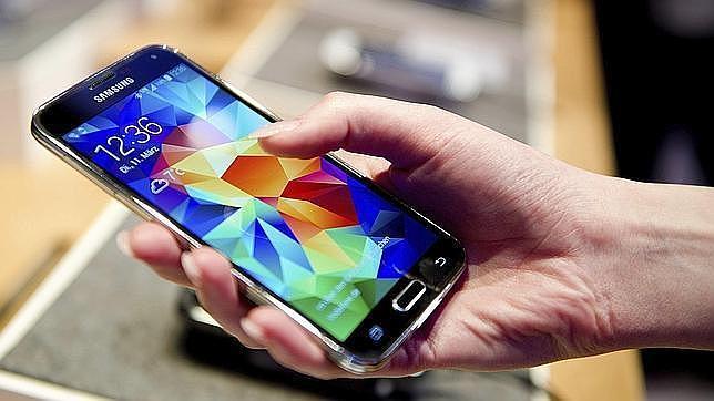 «Waterproof»: la nueva batalla para vender «smartphones»