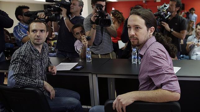 Pablo Iglesias, líder de Podemos, y Luis Alegre, su portavoz