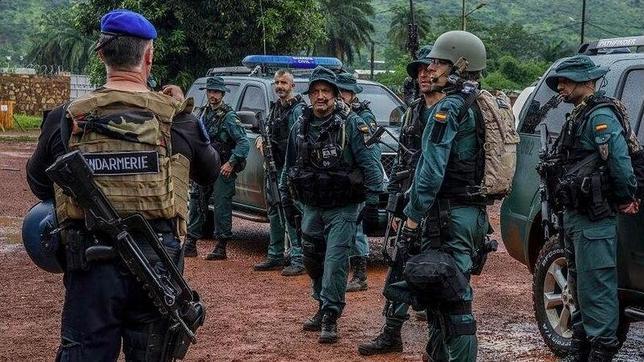 Miembros del Grupo de Acción Rápida de la Guardia Civil, en Bangui