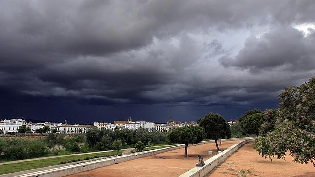 Un total de 13 provincias del noreste peninsular estarán este miércoles en alerta por tormentas