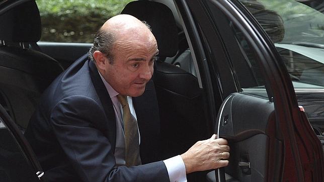 De Guindos no descarta adelantar más pagos del préstamo a los bancos de 41.333 millones