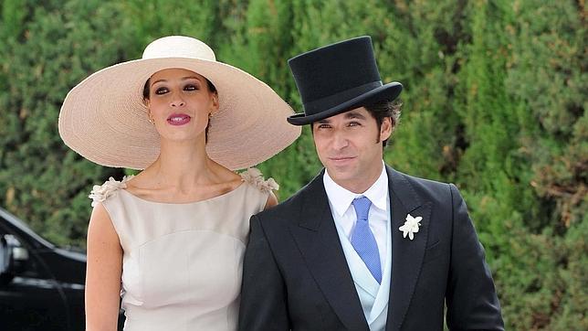 Eva González y Cayetano Rivera en la boda civil de Francisco Rivera