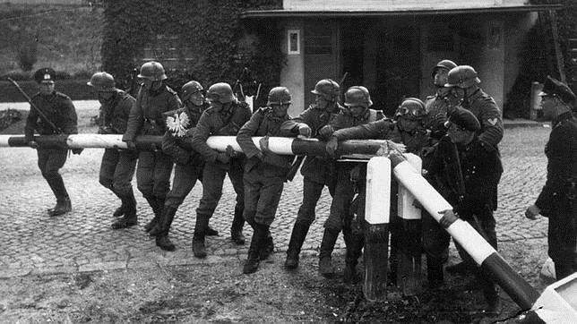 La Wehrmacht cruzando la frontera polaca el 1 de septiembre de 1939