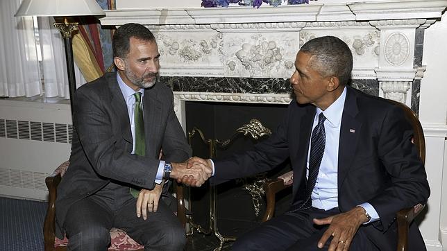 El rey Felipe VI durante la reunión que ha mantenido hoy con el presidente de Estados Unidos, Barack Obama