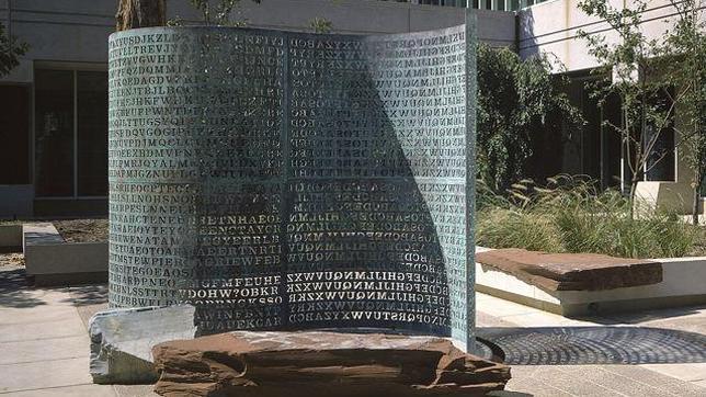 Escultura «Kryptos» en los cuarteles generales de la CIA en Virginia