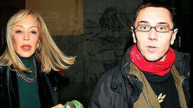 Carmen Lomana y Juan Carlos Monedero «cazados» en su primer encuentro