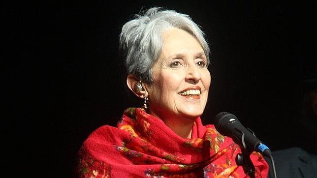 Joan Baez durante un concierto en Madrid en 2010