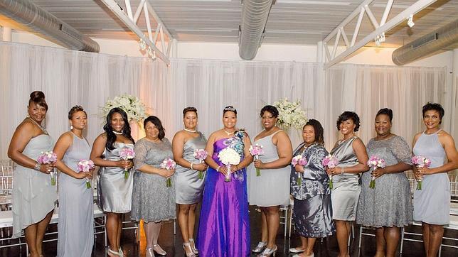 Yasmin, junto a sus damas de honor el día de su boda