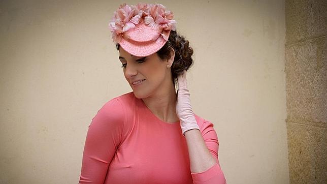 Trucos para llevar guantes a una boda y ser la más elegante
