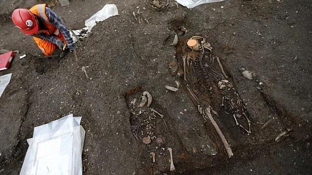 Restos humanos encontrados bajo la céntrica estación londinense