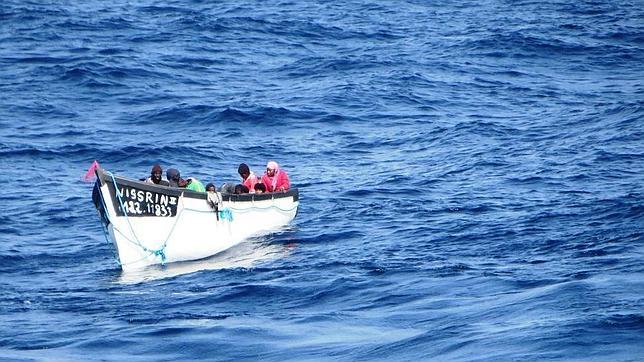 La patera rescatada rumbo a El Hierro