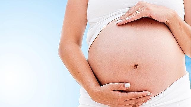 Una mujer embarazada