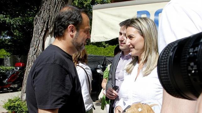 Milagros Tolón, del PSOE, tendrá que hablar con Javier Mateo, de Ganemos, para formar Gobierno