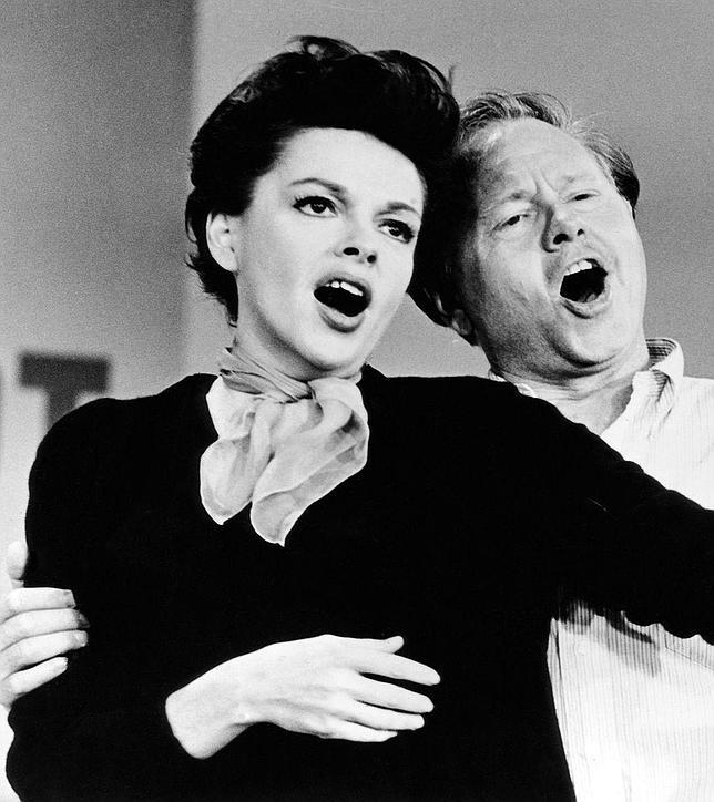 Judy Garland Se Prendio Fuego Antes De Un Concierto Segun Su Representante