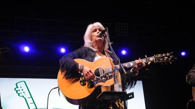 La cantante country Emmylou Harris