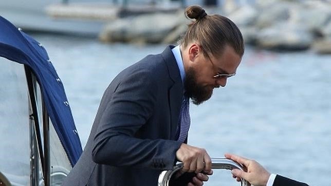 Dicaprio llegando al lugar de la subasta