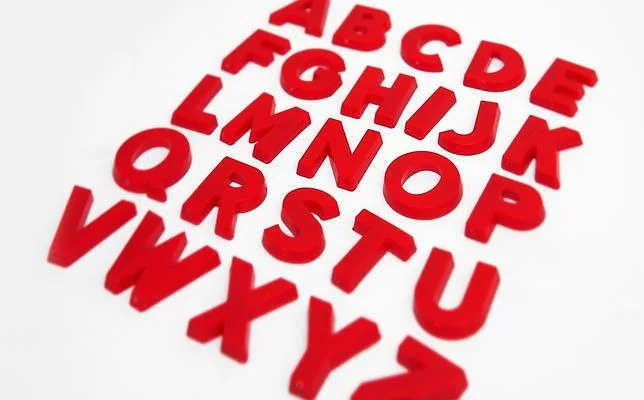 Alphabet compra el dominio con el alfabeto completo ...