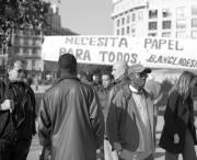 Los inmigrantes llenaron la plaza de Cataluña de pancartas y panfletos. Fernando Serrano