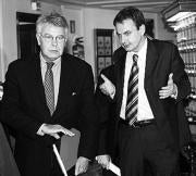 El diputado del PP Gil Lázaro «marca» a sus compañeros el voto a la LOPJ.EFE