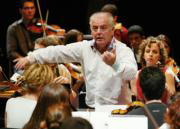 Barenboim, durante un ensayo con la Orquesta del Diván. AP