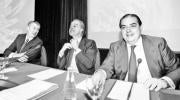 Eugenio Calabuig (vicepresidente), Cesár Albiñana (secretario) y Boluda, antes del comienzo de la junta general MIKEL PONCE