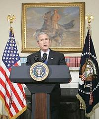 El presidente de Estados Unidos, George W. Bush, ha leído una declaración desde la Casa Blanca con motivo del cuarto aniversario de la invasión y ocupación angloestadounidense de Irak.
