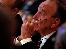 Murdoch alaba el futuro de la prensa más allá de imprimir sobre «árboles muertos»